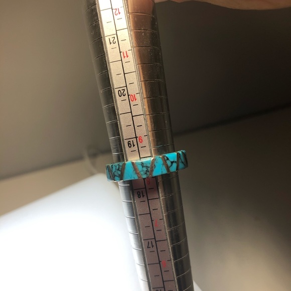 Silver ring - size 8 - Picture 2 of 8